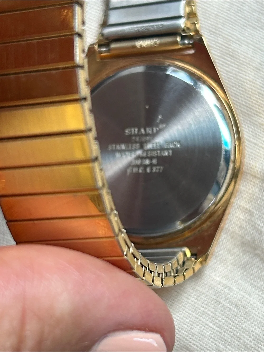 Vintage Gold-Tone Men’s Quartz Watch with Blue Dial